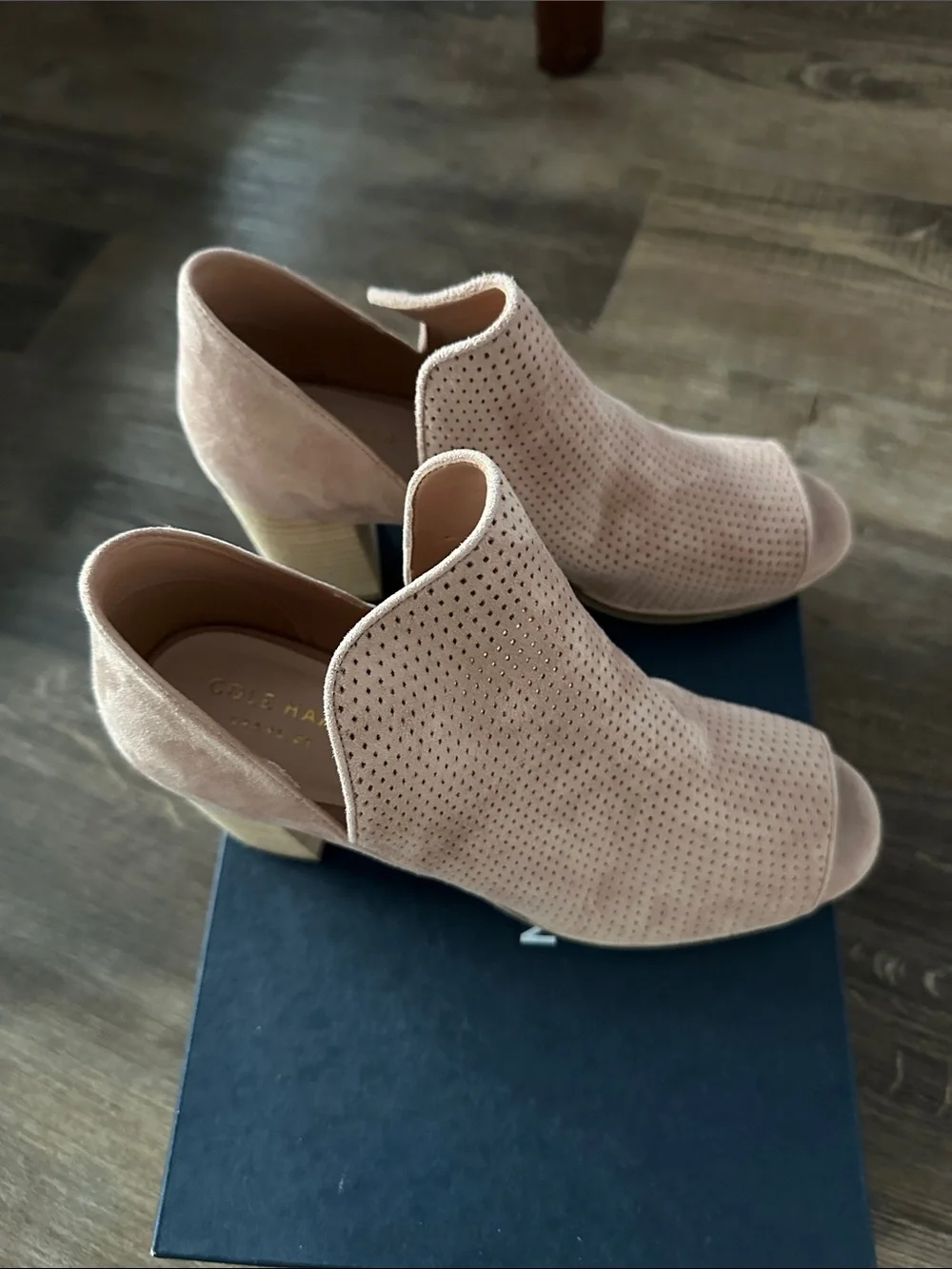Cole Haan Shiloh Open Toe‎ Suede Ankle Blush Suede Peep-Toe Booties 7.5